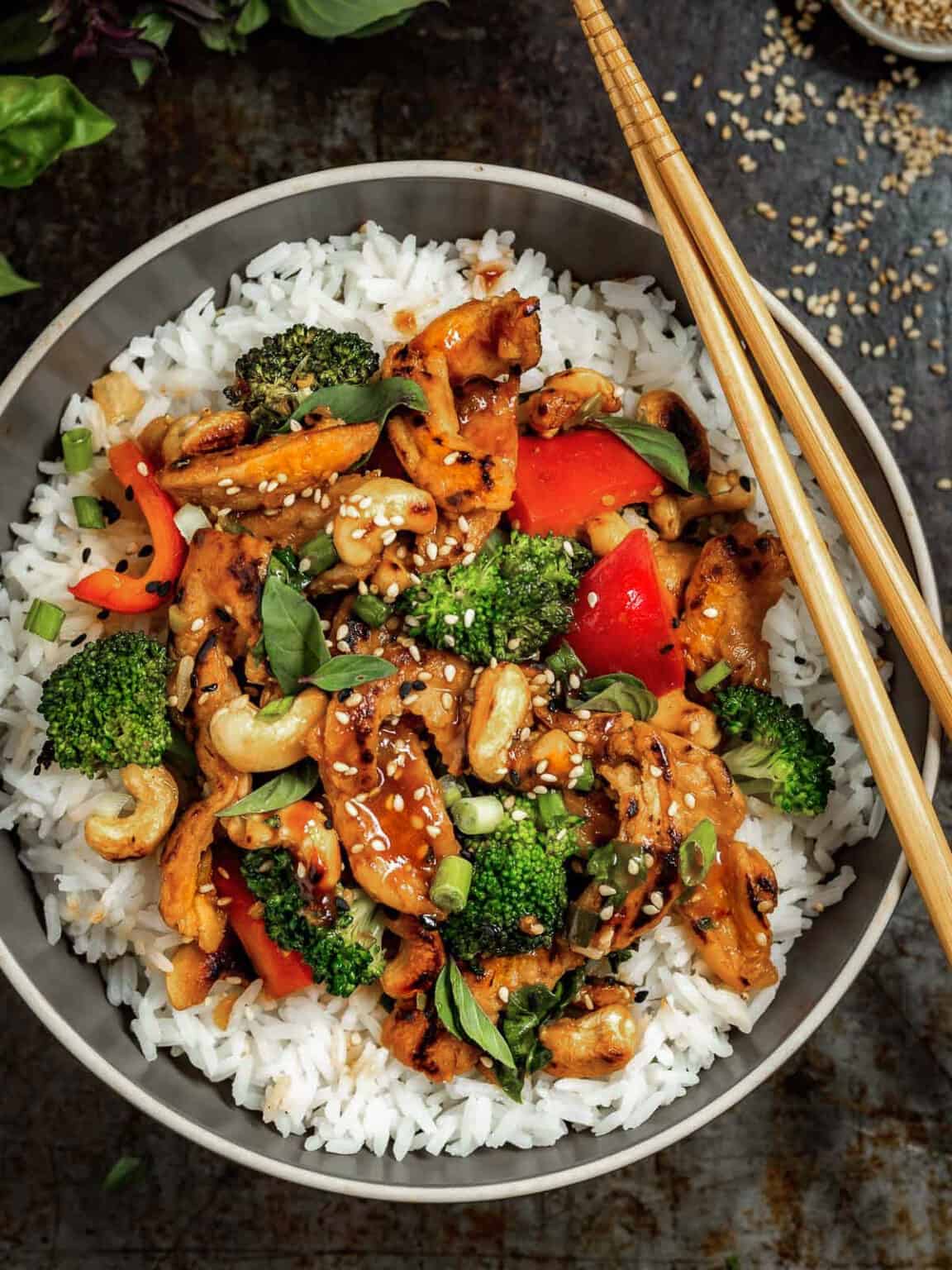 Easy Vegan Stir Fry (cashew chicken!) - simpleceecee.co