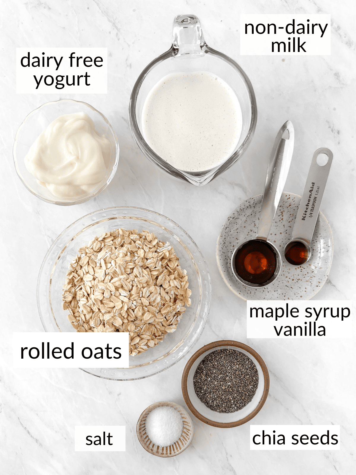 Ingredients to make an easy overnight oatmeal recipe.
